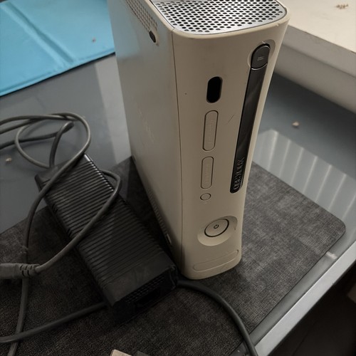 Xbox 360 consol and power - 360,