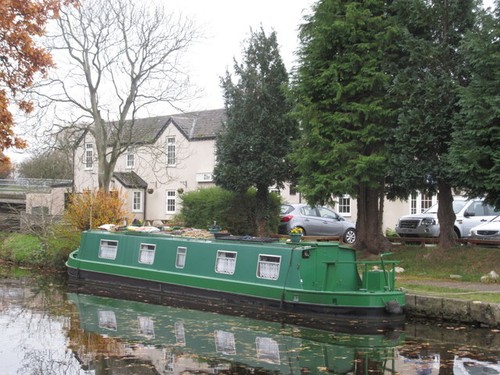 Photo narrow boat moored by - a3,