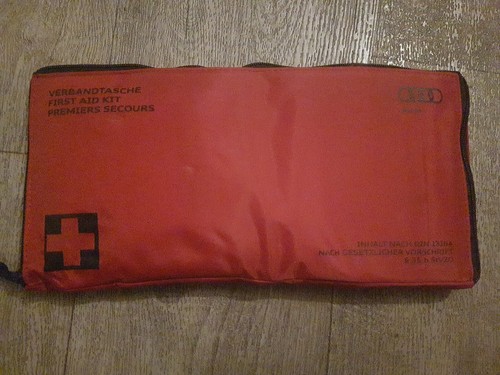 Genuine audi first - first, aid