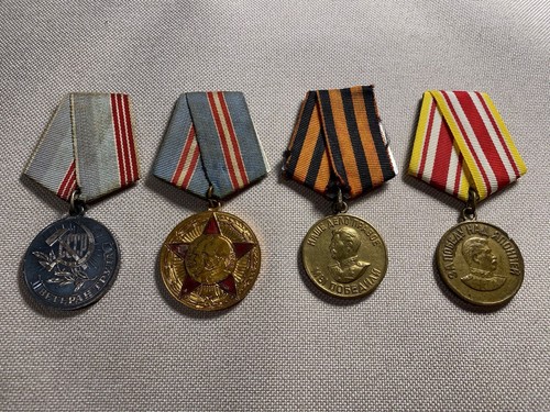 Soviet medal lot including - medal, lot:
