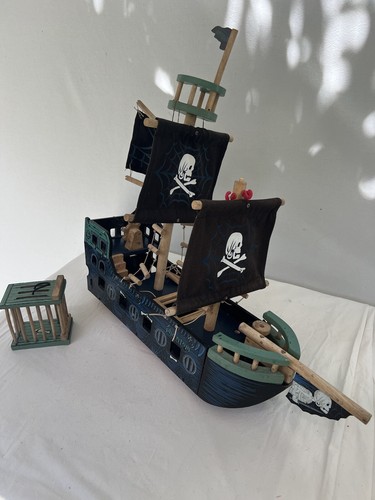 2010 wooden pirate ship - 2010’s,