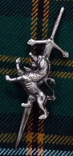 Scottish kilt pin - kilt, rampant
