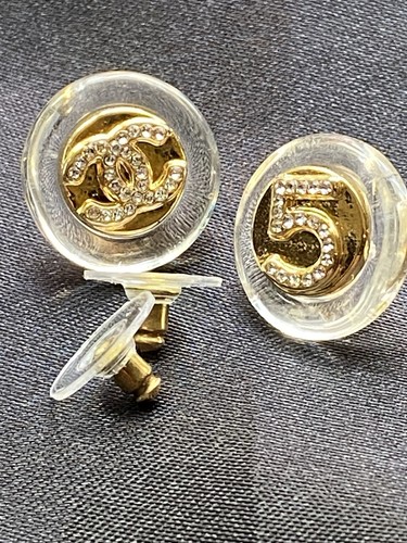 Chanel vintage pearl stud - chanel,