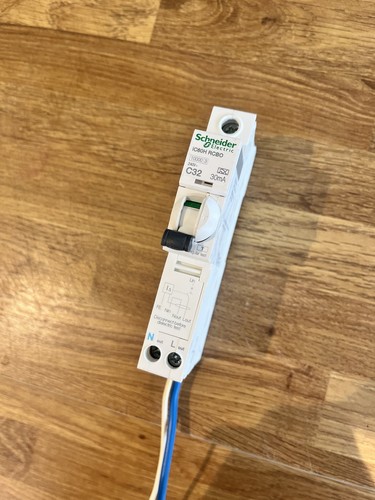 Schneider electric 32a rcbo - electric,