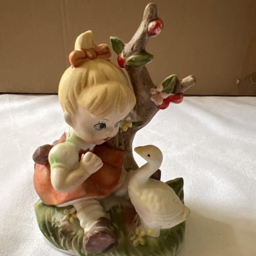 Vintage porcelain little girl - vintage,