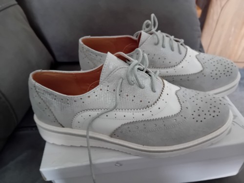 Ladies silver brogue size - , 40