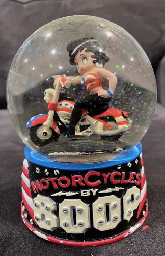 Motorcycle betty boop snow - by,