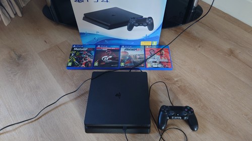 Immaculate sony ps4 500gb - immaculate,
