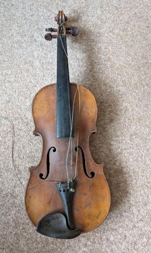 Antique handmade saxon - saxon, violin
