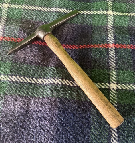 Vintage chipping masonry - vintage,