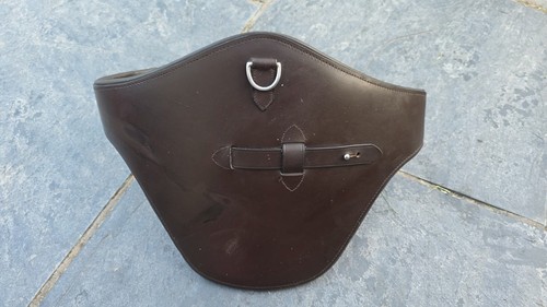 Inch brown leather stud - inch,
