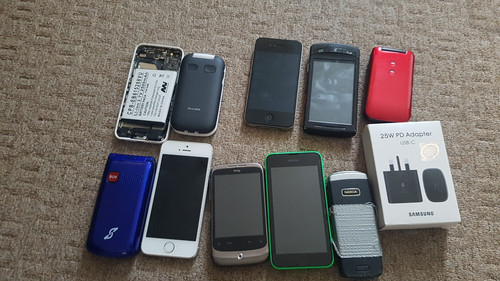 Joblot broken phones - -, faulty