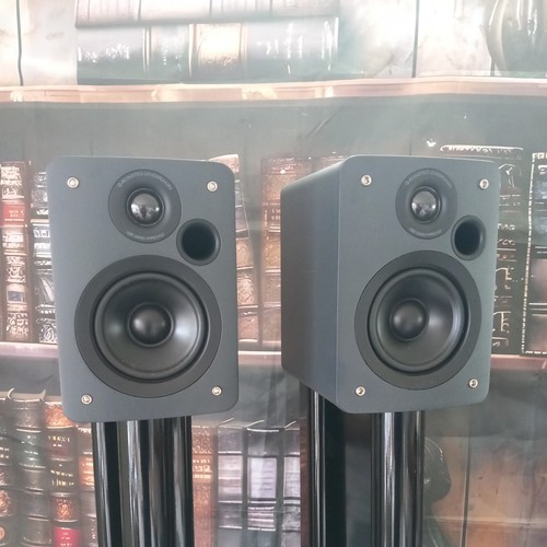 Acoustics 1010i bookshelf - q,