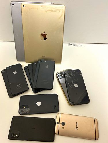 Apple iphone ipad htc nokia - iphone/ipad,,