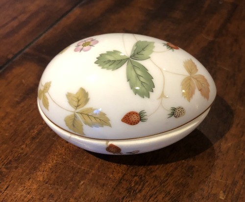 Wedgewood wild strawberry - lr,