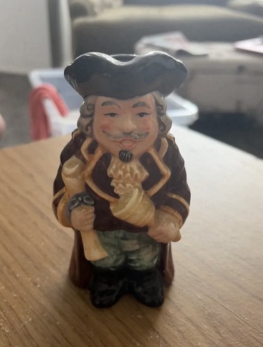 Toby jug ceramic - toby,