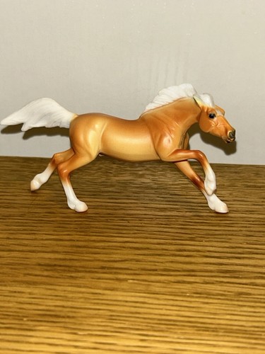Breyer stablemates palomino - breyer,