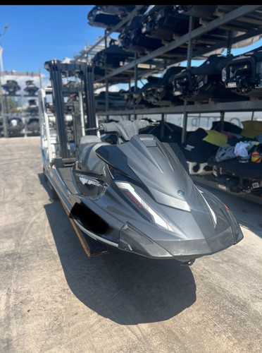 Jet ski yamaha wave runner - wave, fx