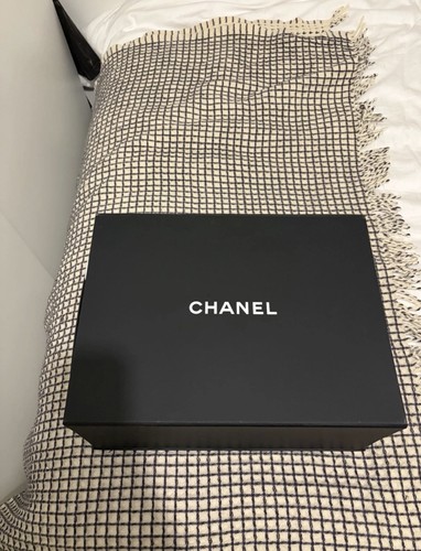Chanel black chevron caviar - black,