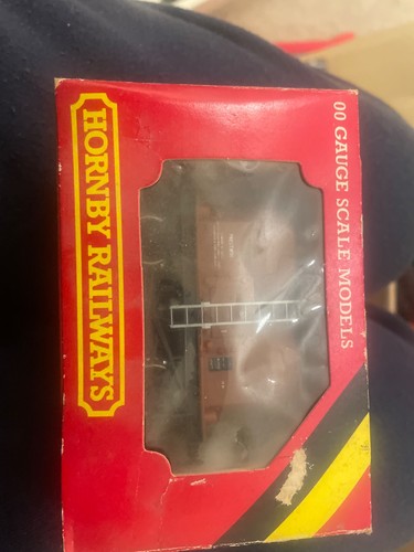 Hornby 125 twin - twin, silo