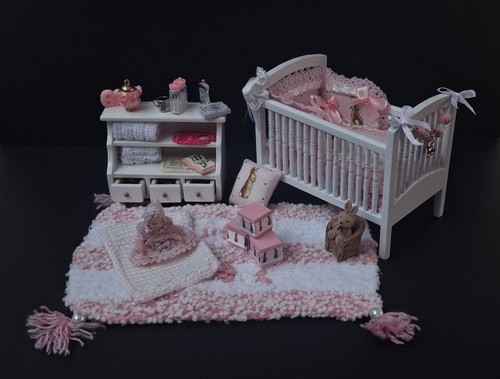 Miniature dolls house 12th - dolls, 1/12th