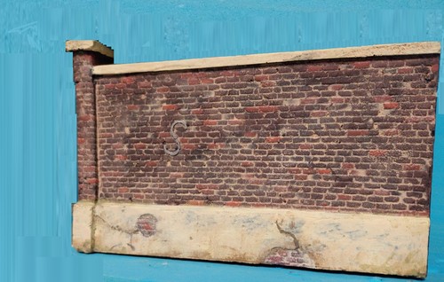 Fog models scale old - models, wall