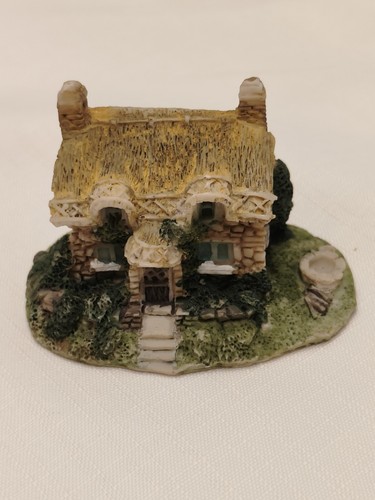 Miniature thatched cottage - thatched,