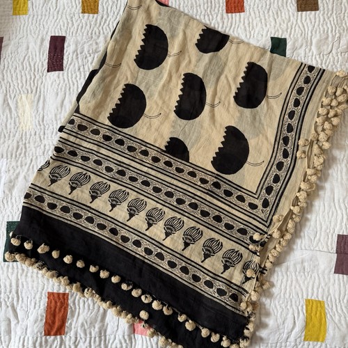 Toast large tasselled - toast, khadi