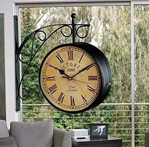 Victoria station clock - station,