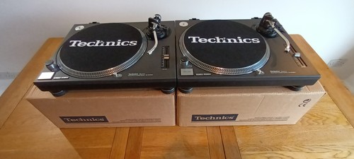 Technics 1210 mk2 turntables - 1210,