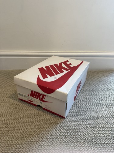 Empty box for nikr air - empty,