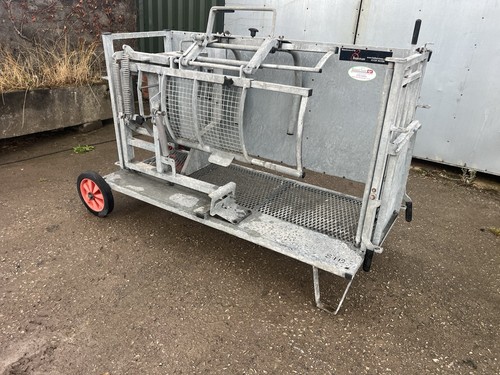 Bateman sheep turnover crate - bateman,