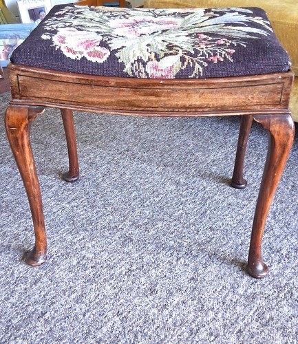 Piano stool with removable - removable, lid