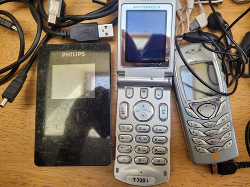 Retro mobile phones - 3,
