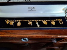 Brooks & Bentley Footprints in the Sand Charm Bracelet