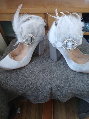 Stunning feather block heel - block,