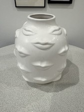 JONATHAN ADLER Gala Lips Contemporary Ceramic White Vase 22cms Height VGC