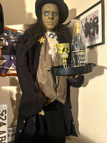 Halloween skeleton butler - butler, prop