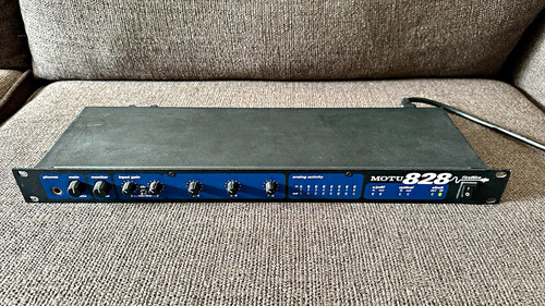 Motu 828 firewire rackmount - 828,