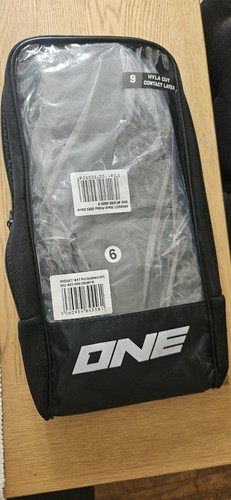 One glove goalkeeper gloves - one,