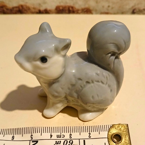 Small squirrel ornament - small,