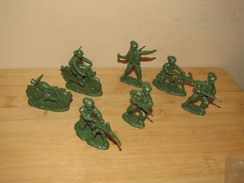 Vintage toy soldiers - soldiers, possibly