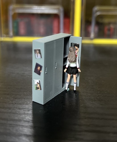 Diorama wardrobe employee - wardrobe,