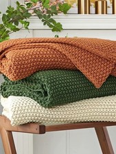 QUALITY KNITTED THROW BLANKETS