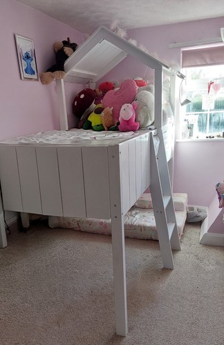 Treehouse cabin bed - treehouse,