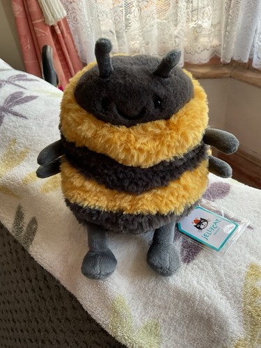Jellycat albee bee bnwt - jellycat, soft