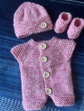 HAND KNITTED DOLLS CLOTHES *