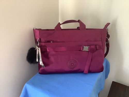 Bnwt kipling premium - premium, range