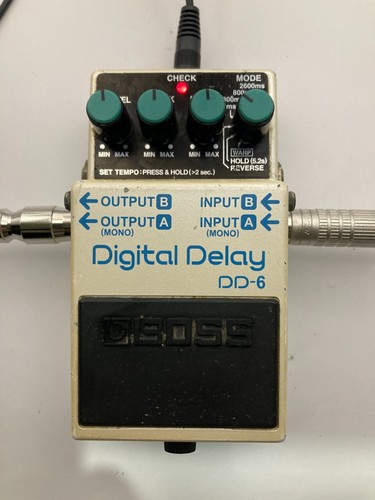 Boss delay guitar - dd-6,