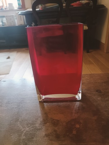 Red rectangle glass vase - red,